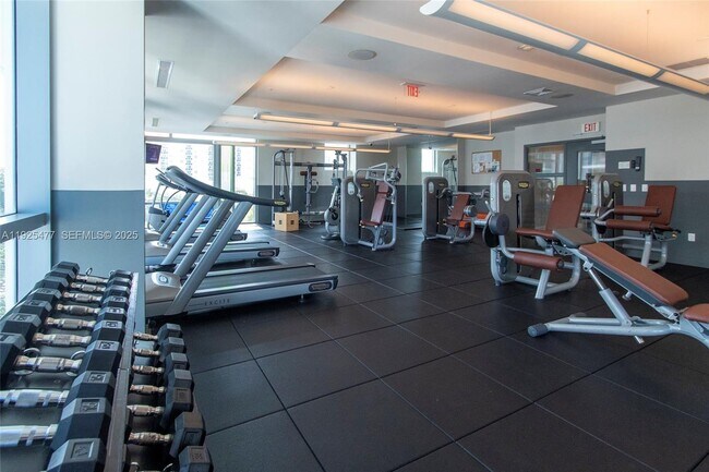 Building Photo - 333 NE 24th St