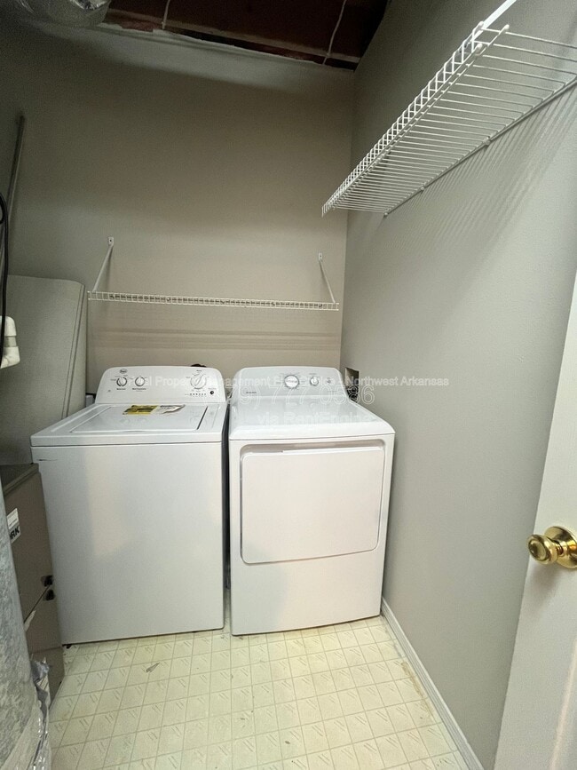 Building Photo - 3213 Cardinal Creek Cir