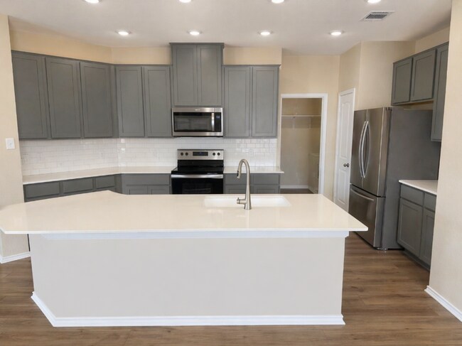 Building Photo - AVAILABLE MID MAY; APPLY TODAY ON OUR WEBSITE!!!