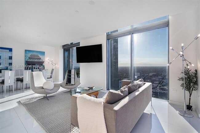 Building Photo - 88 SW 7th St