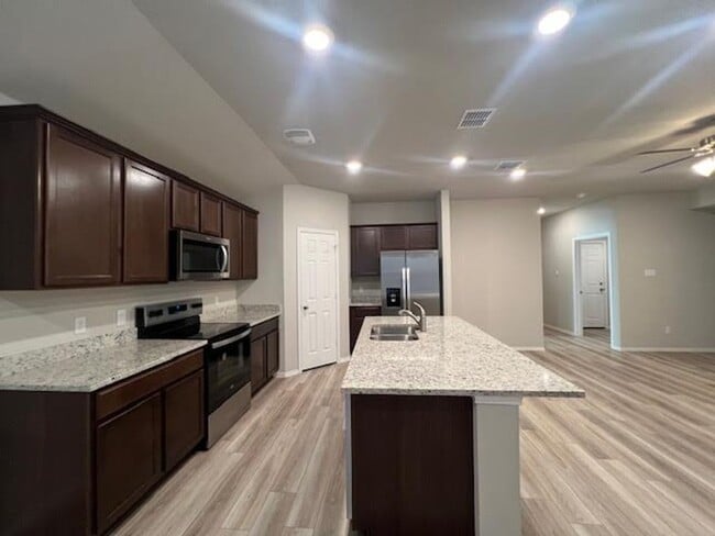 Building Photo - 4008 Halo St