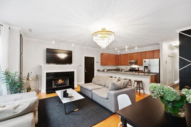 Building Photo - 1801 W Addison St