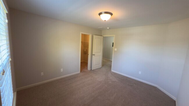 Building Photo - 1217 Pilgrim Ridge Rd