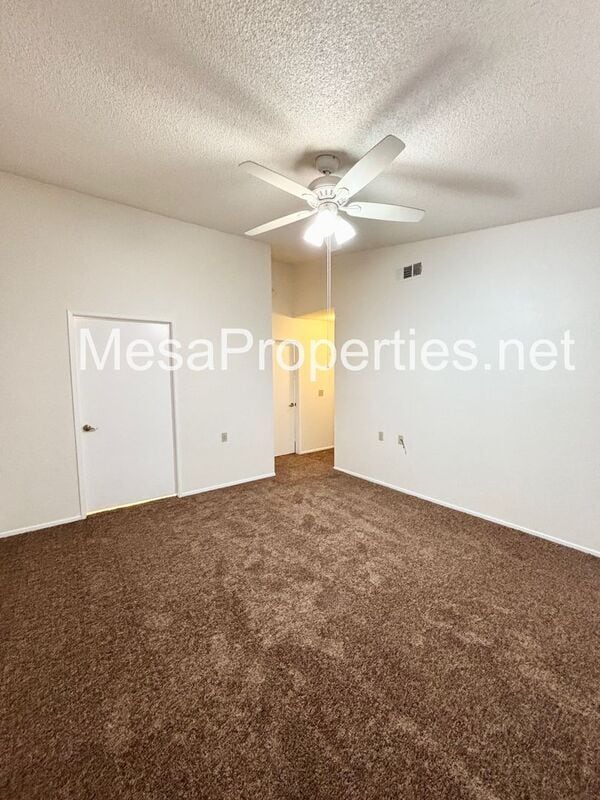 Building Photo - 15819 Cedarwood Pl