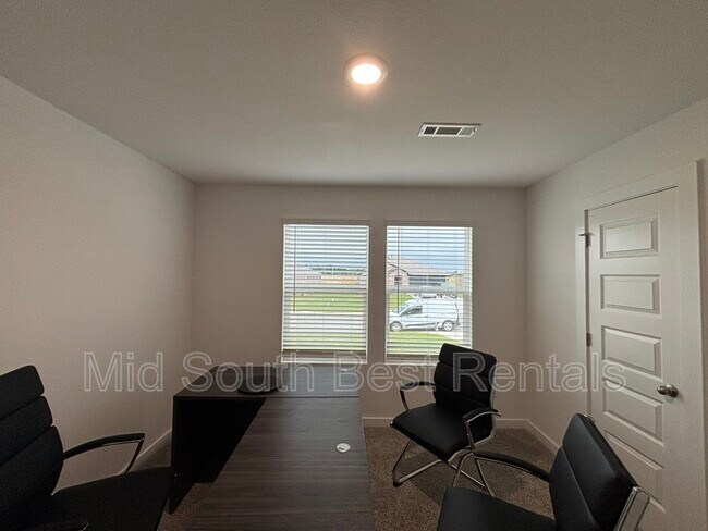 Building Photo - 260 Alyece Ln