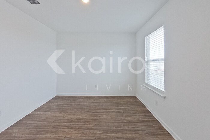 Building Photo - 946 Shady Brk