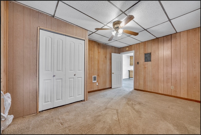 Building Photo - 419 7th St