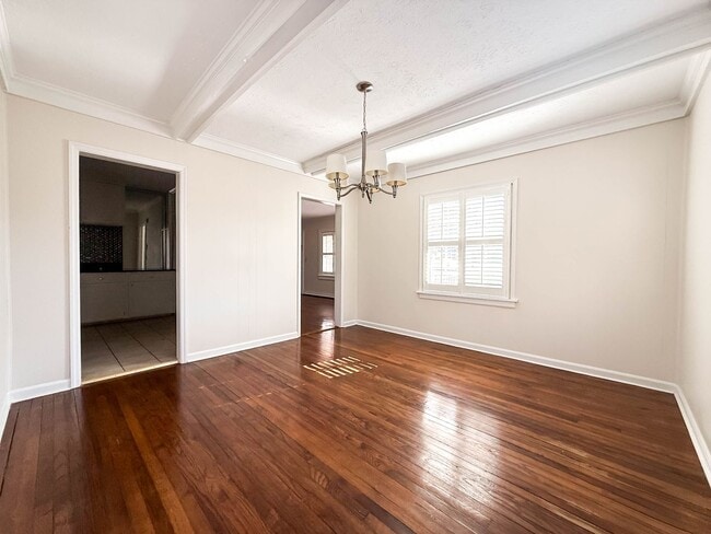 Building Photo - 2525 Camille Dr