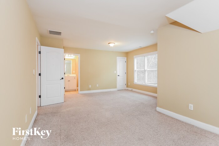 Building Photo - 249 Stargrass Way SE