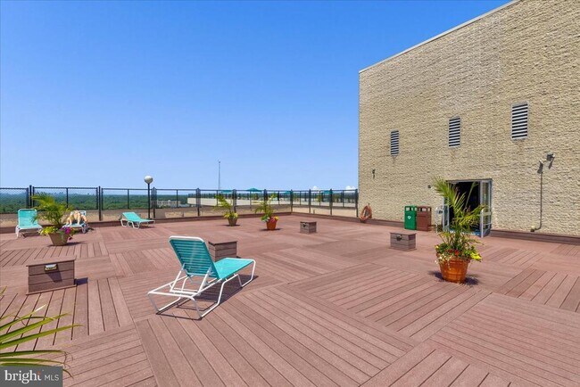 Building Photo - 4515 Willard Ave