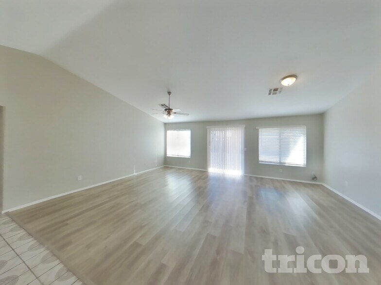 Building Photo - 8605 West Campbell Ave