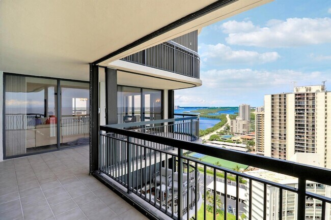 Building Photo - 5380 N Ocean Dr