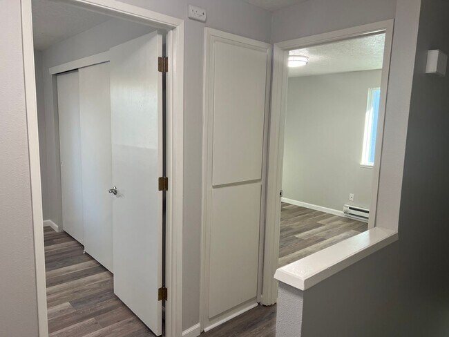 Building Photo - SHOWING TODAY - VIEW LISTING for 360° IMAG...