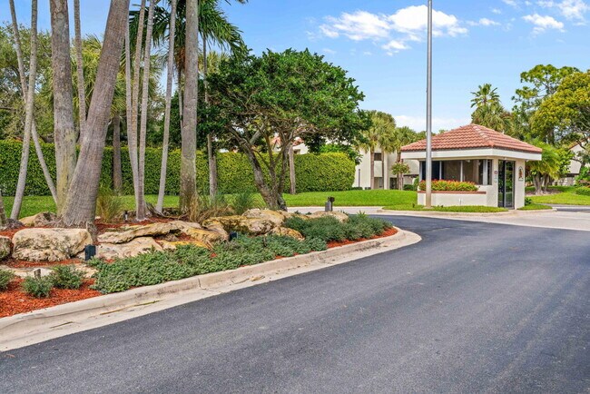 Building Photo - 405 Sea Oats Dr