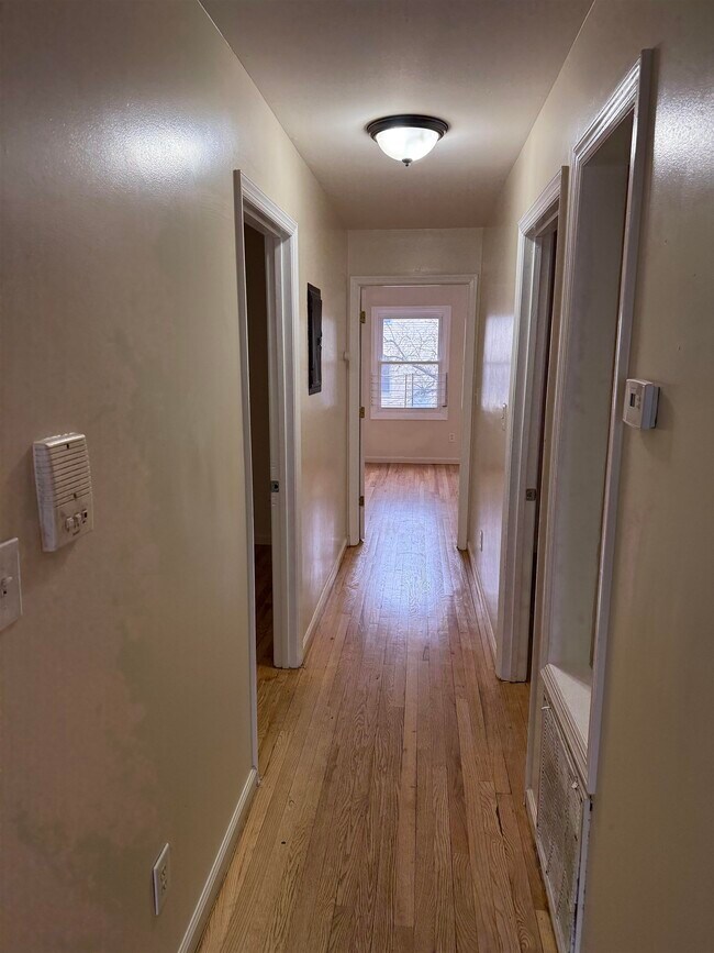 Building Photo - 189 Myrtle Ave