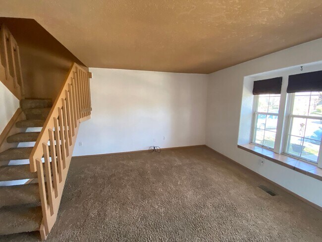 Building Photo - Nice 2 bedroom Townhome in Ken Caryl area of Littleton
