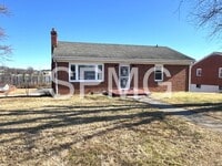 Building Photo - 2757 Meadowview Dr NW