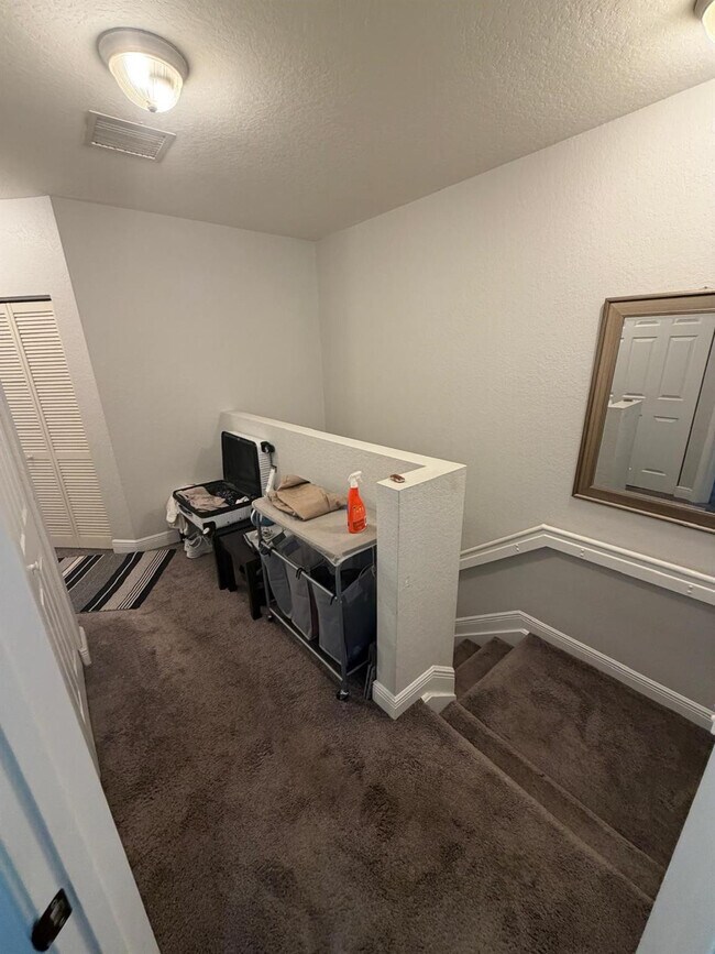 Building Photo - 7401 Palomino Dr