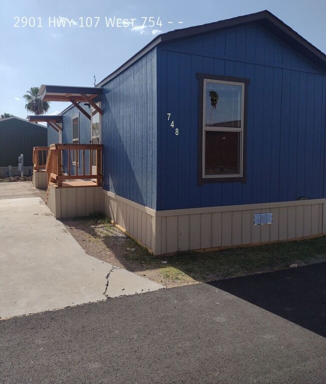 Building Photo - Porch Model Home