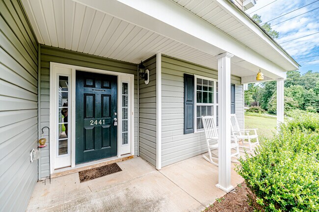 Building Photo - 2441 Westgate Dr