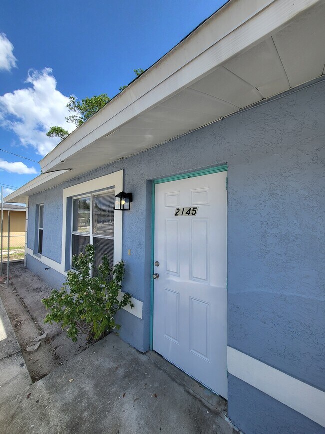 Building Photo - 2145 Pauldo St
