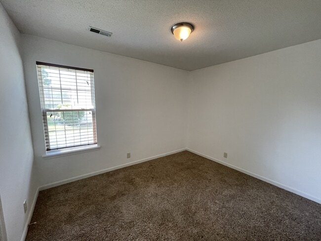 Building Photo - 903 Crystal Bear Trail