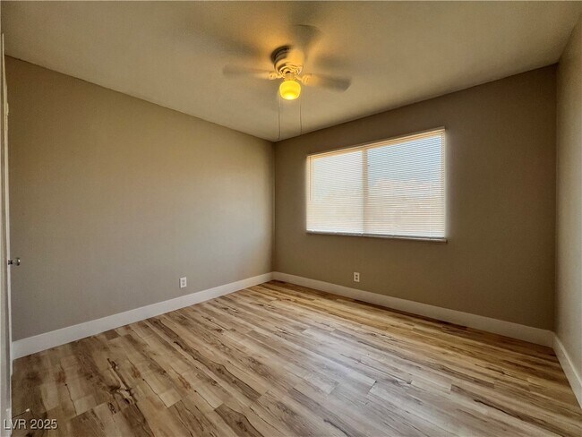 Building Photo - 801 Carpenter Dr