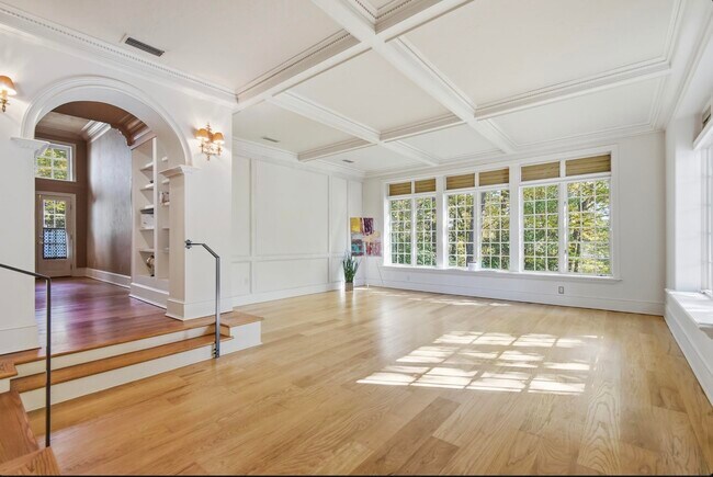 Building Photo - 2492 Elfinwing Ln