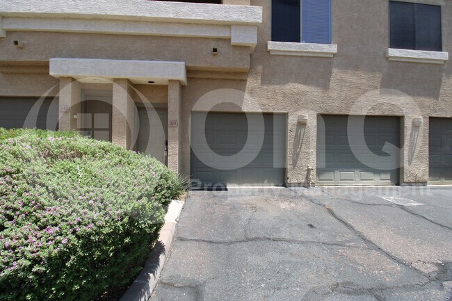 Building Photo - 1716 W Cortez St