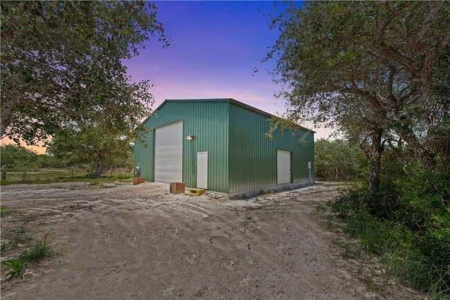 Primary Photo - 2122 Prairie Rd