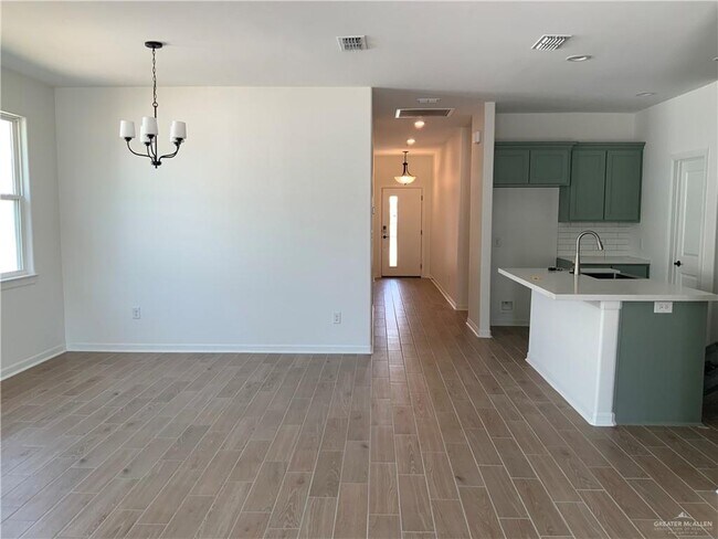 Building Photo - 3908 Highland Ave