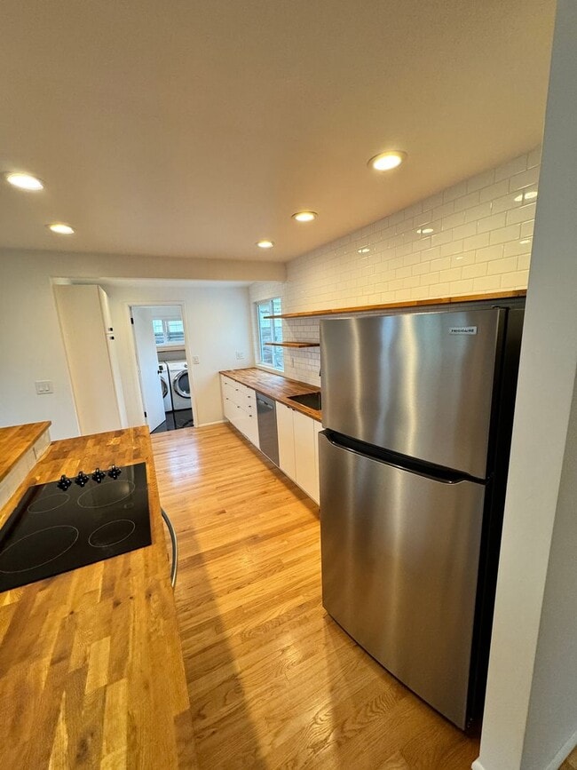 Building Photo - Beautifully remodeled 4 bedroom with ADU! PVT backyard, garage pets ok!