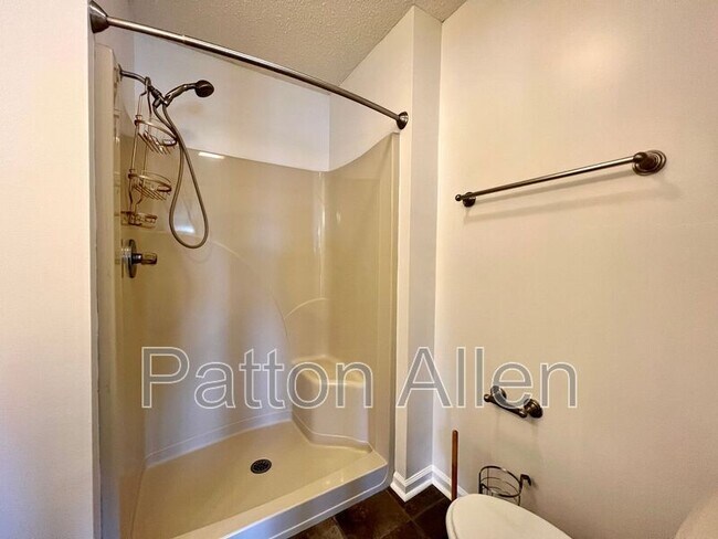 Building Photo - 4606 Breakers Ln