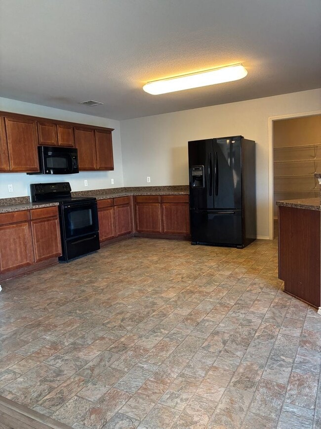 Building Photo - The Perfect Blend of Space & Location – 3 Beds Near Alliance