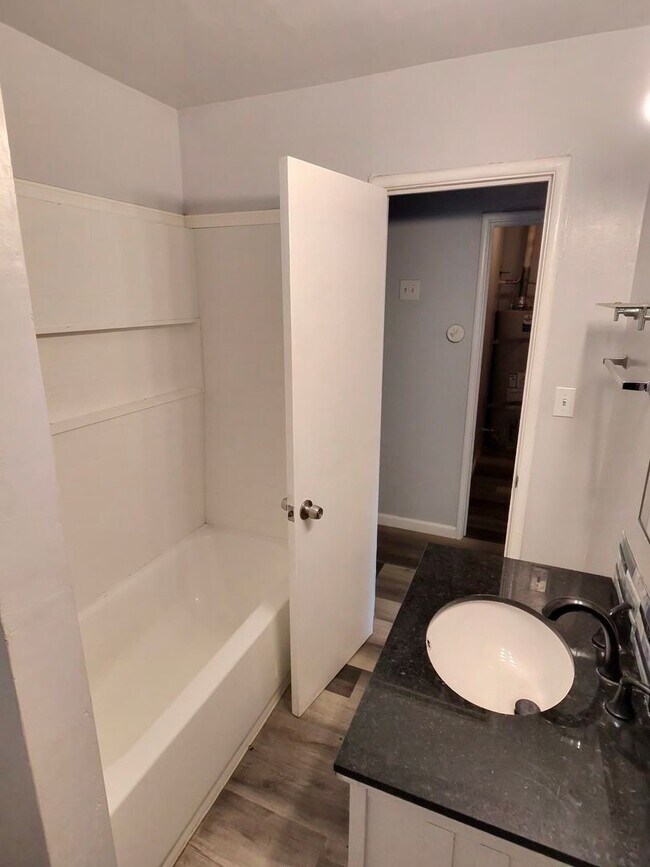 Building Photo - 3415-3417 E Terrace Ave