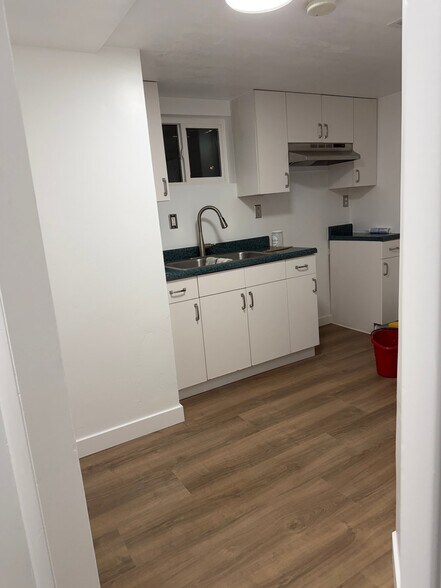 Building Photo - 4438 Losee Dr