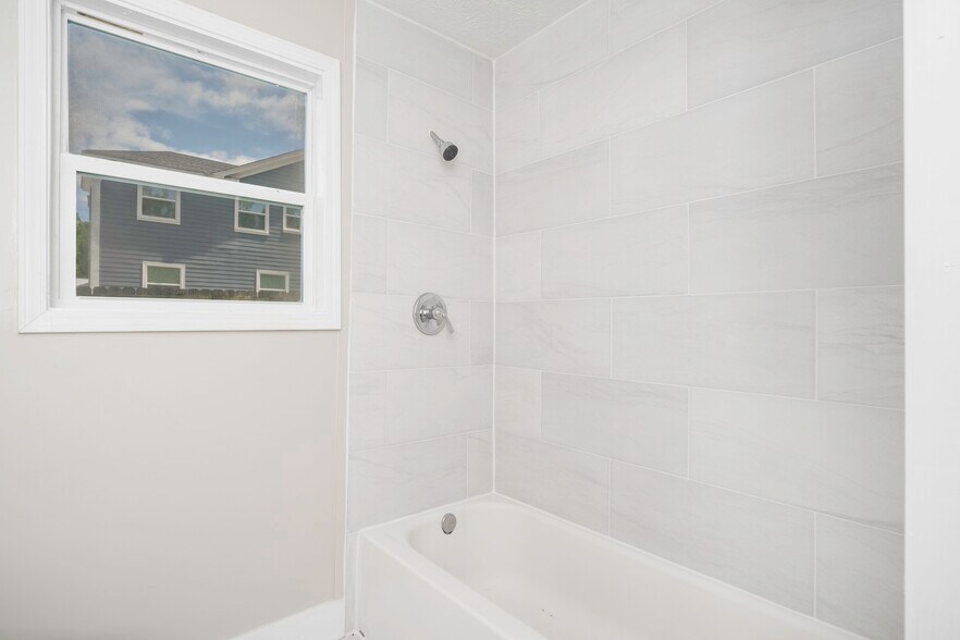 Building Photo - 3412 Southmont Dr
