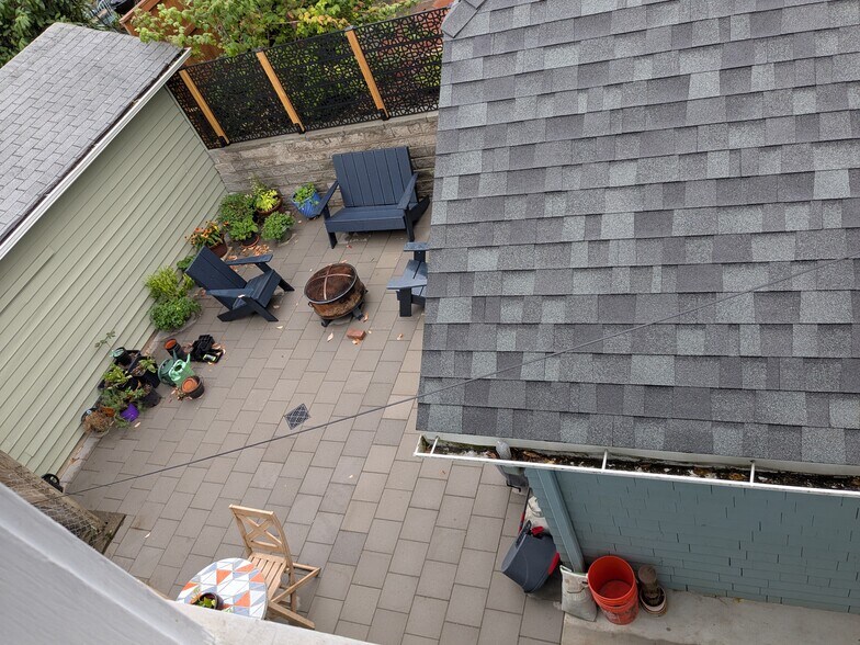 Building Photo - 1974 SE 24th Ave