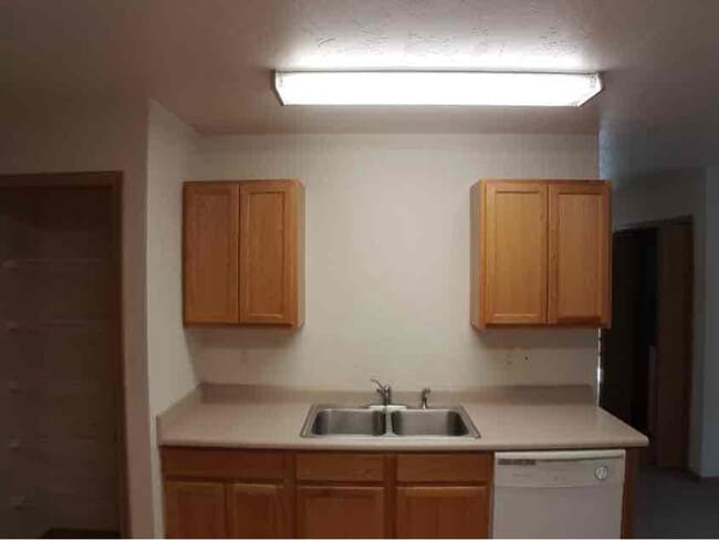 Building Photo - 45 Appleway Dr