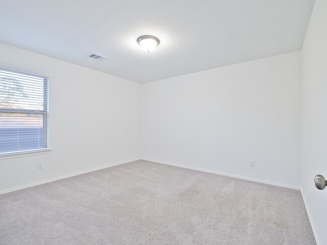 Building Photo - 10711 Catclaw Ct