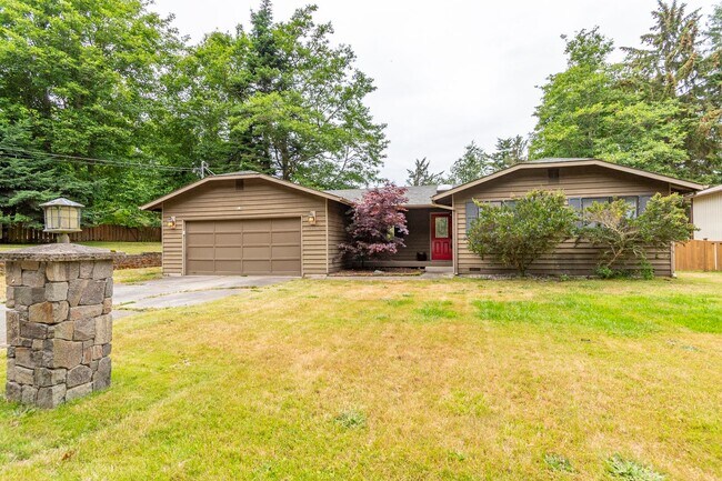 Primary Photo - Cozy Home Close to Beach! Your New 3 Bed, ...