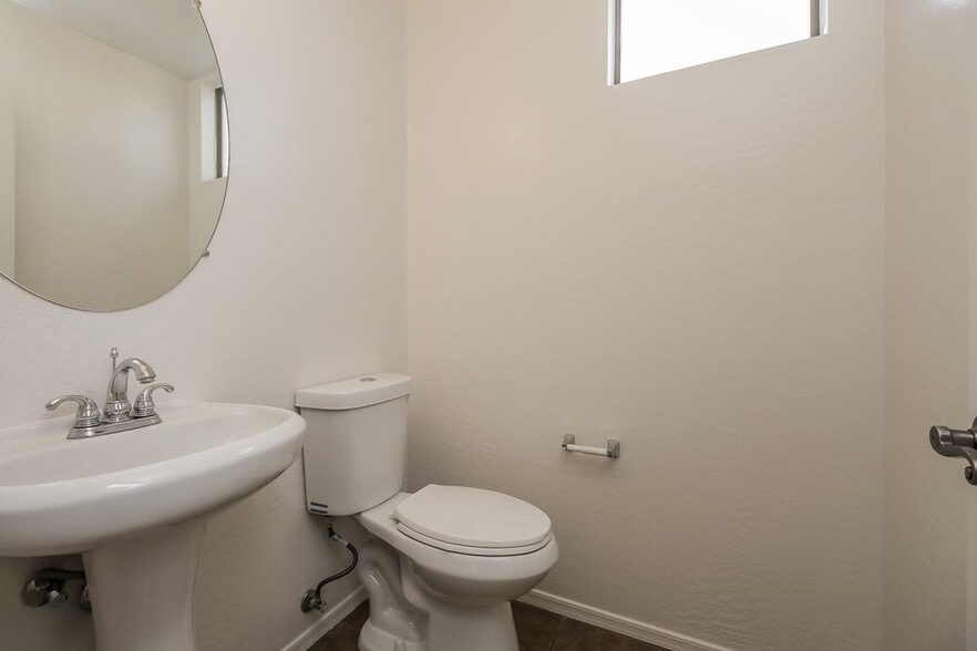 Building Photo - 3875 S Dew Drop Ln