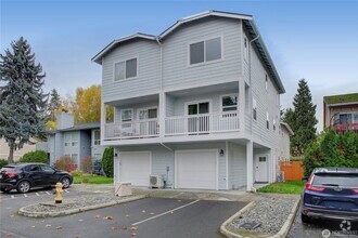 Building Photo - 3Bd/2.5Ba Kirkland Townhouse