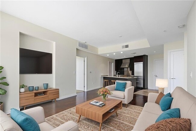 Building Photo - 3325 Piedmont Rd NE