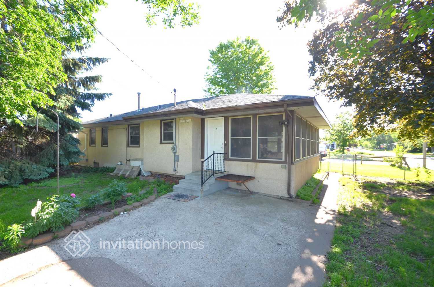 Building Photo - 5801 N Irving Ave