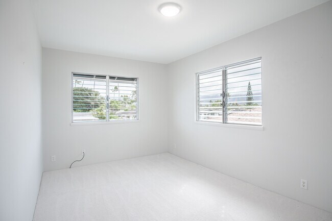 Building Photo - 518 Olomana St