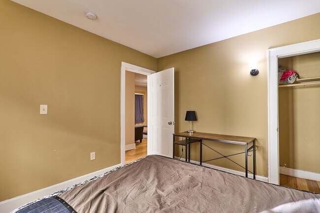 Building Photo - 198 Court St