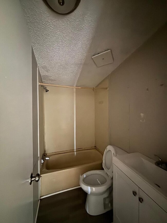 Building Photo - 307 Marcus crt