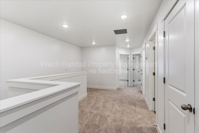 Building Photo - 1041 N 200 W