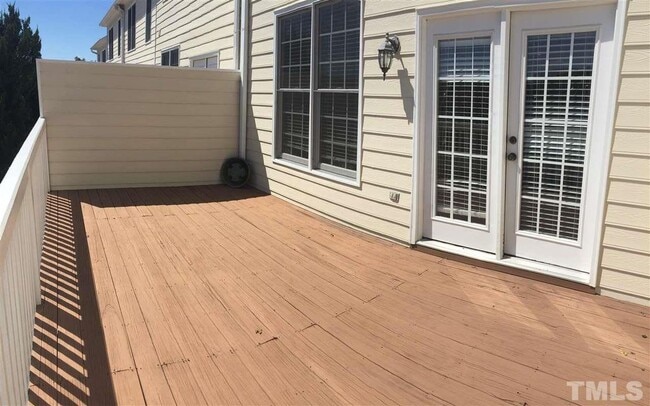 Building Photo - 615 Copperline Dr